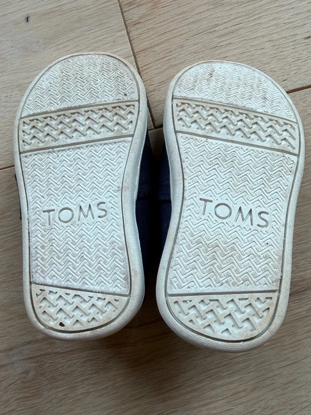 TOMS Toddler Navy Canvas Velcro Slip On Shoes Size T5